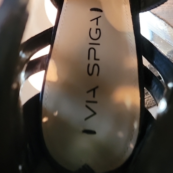 VIA Spiga ,black leather ,caged with gold studs , 37.5 . - Picture 11 of 11